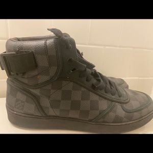 Mens Louis Vuitton sneakers